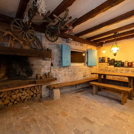 Villa Toscana With Pool, Sauna And Jacuzzi Rasopasno