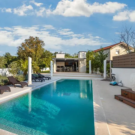 Toscana With Pool, Sauna And Jacuzzi Вилла *
