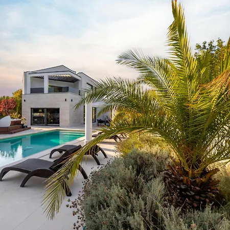 Villa Toscana With Pool, Sauna And Jacuzzi 别墅 Rasopasno