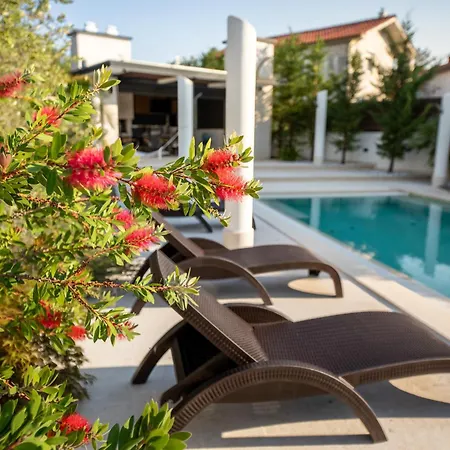 Villa Villa Toscana With Pool, Sauna And Jacuzzi *