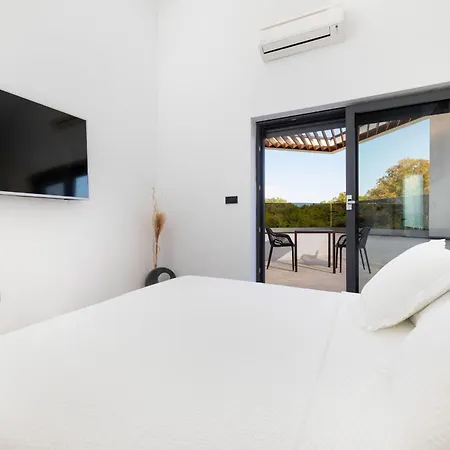 Toscana With Pool, Sauna And Jacuzzi * Rasopasno