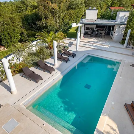 Villa Toscana With Pool, Sauna And Jacuzzi Villa