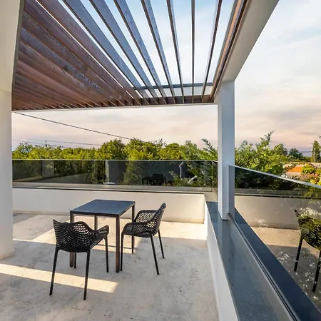 别墅 Villa Toscana With Pool, Sauna And Jacuzzi
