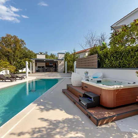 Villa Toscana With Pool, Sauna And Jacuzzi 别墅 Rasopasno