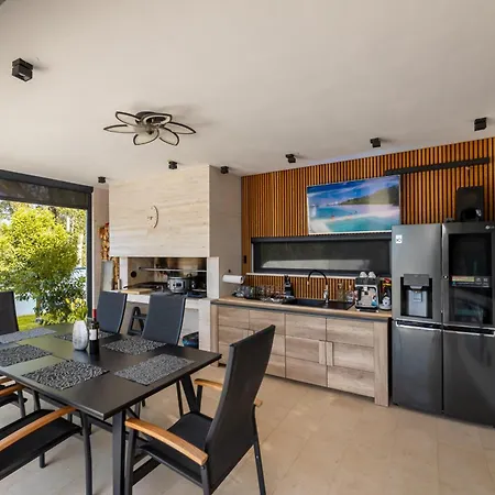 Villa Toscana With Pool, Sauna And Jacuzzi * Rasopasno