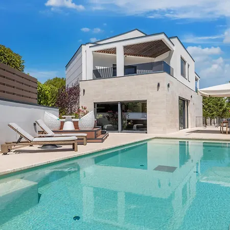 Toscana With Pool, Sauna And Jacuzzi Вилла