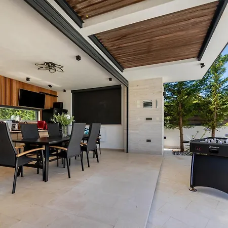 Вилла Toscana With Pool, Sauna And Jacuzzi Rasopasno