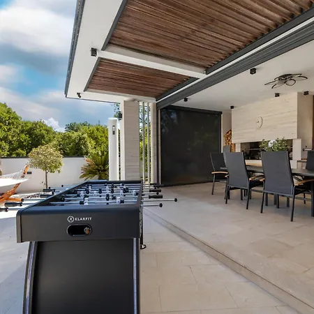 Toscana With Pool, Sauna And Jacuzzi