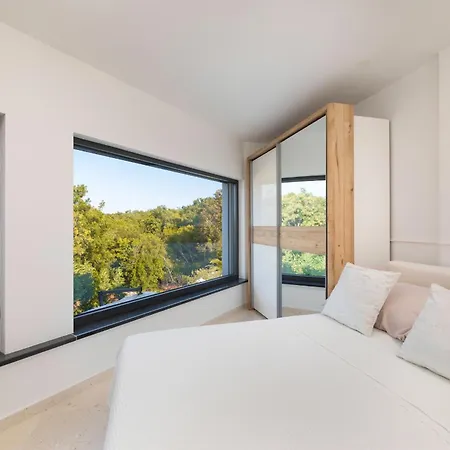 Villa Toscana With Pool, Sauna And Jacuzzi Βίλα Rasopasno